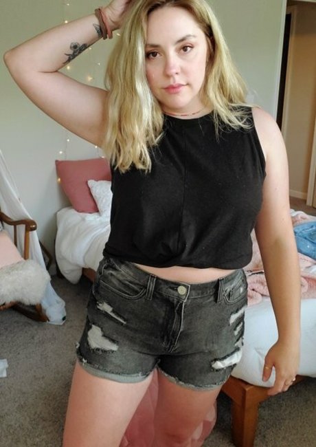 CluelessonVHS pretty model archive