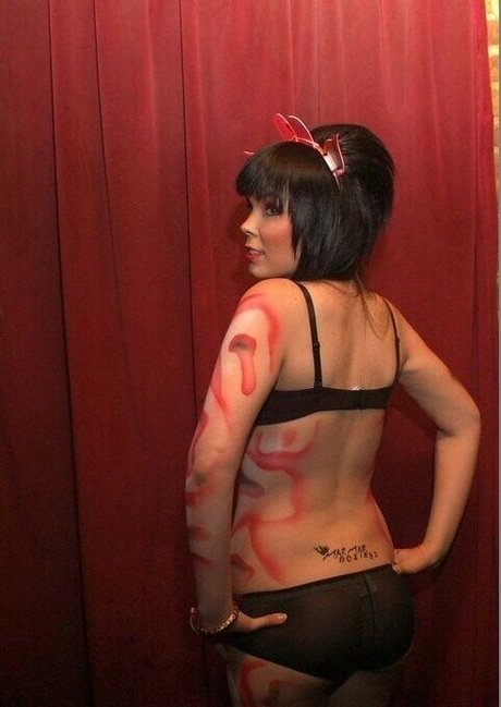 Suzy Berhow model free photos