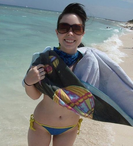 Suzy Berhow naked star img