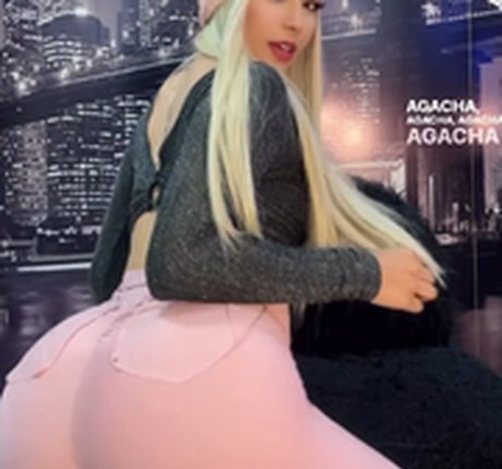 Helen Japa beautiful star pics