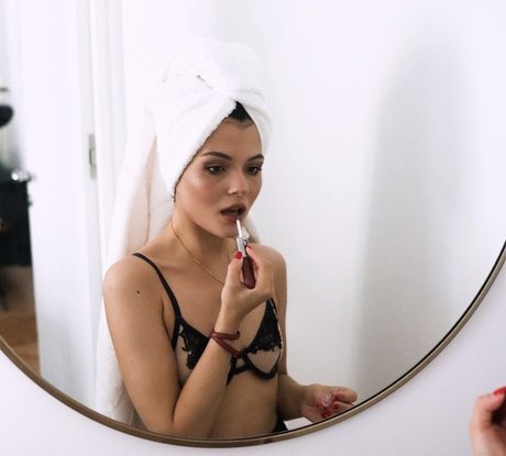 Thbnlaure sex pornstar pic