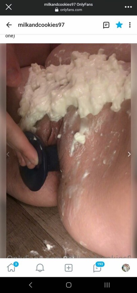 milkandcookies97 adult model image