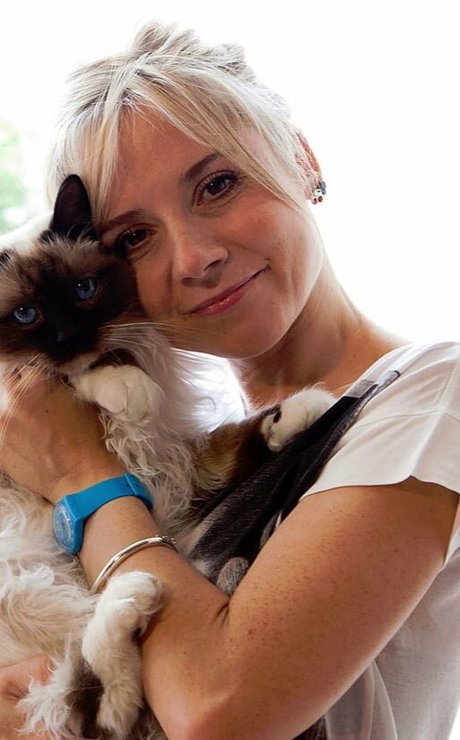 Sarah Jane Honeywell hot actress pic