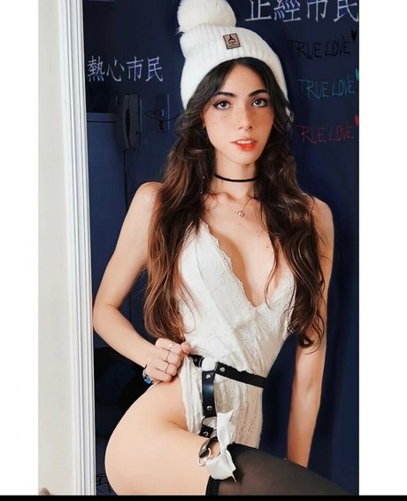 Fernanda Aquino model nude photo