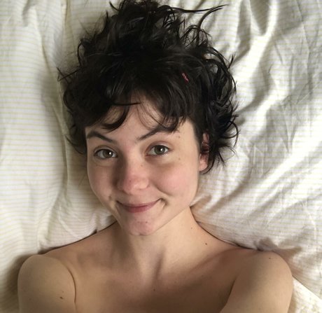 bloomhypercutepirate naked actress image