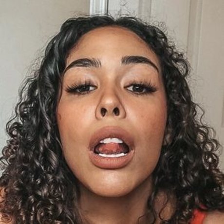 Holland Hoelland nudes actress img