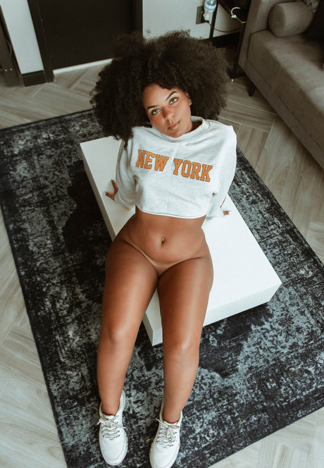 Raquel Mendes hot star gallery