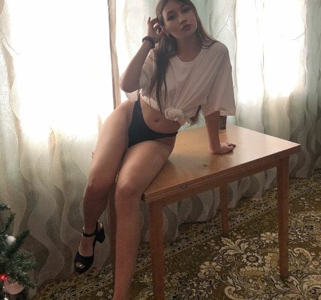 Yulia Sweet Girl model nude img