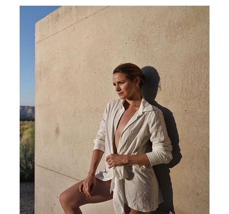 Shantel VanSanten star sexy photo