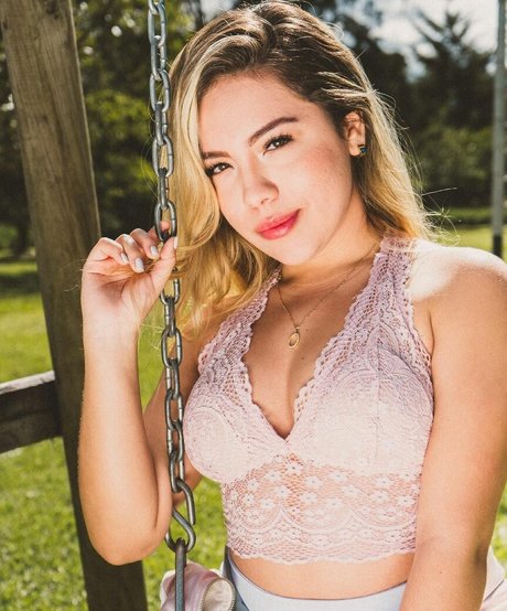 Pauletteartist pornstar top pics