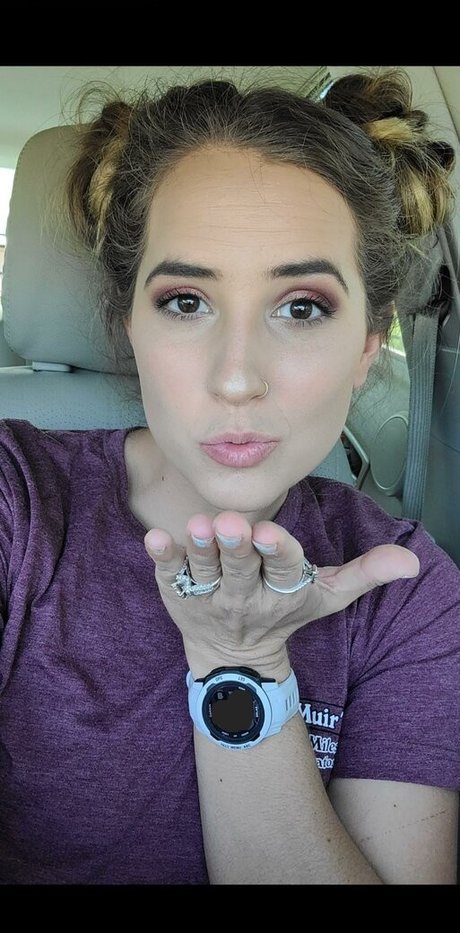 Lizzie All Day sex pornstar picture