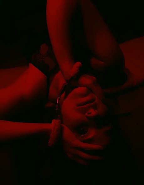 Lizzie All Day sex model img