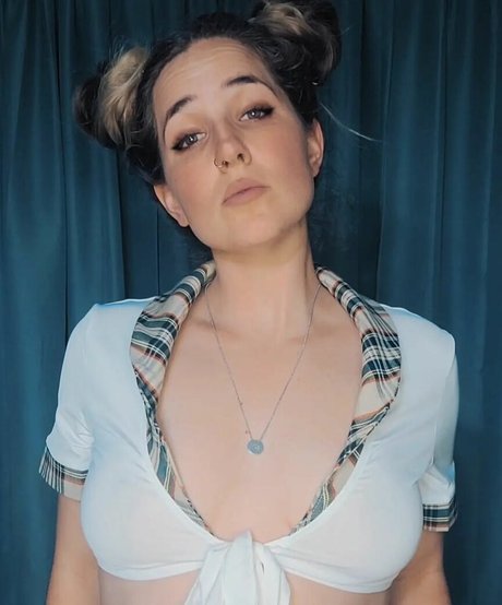 Lizzie All Day model porn photo