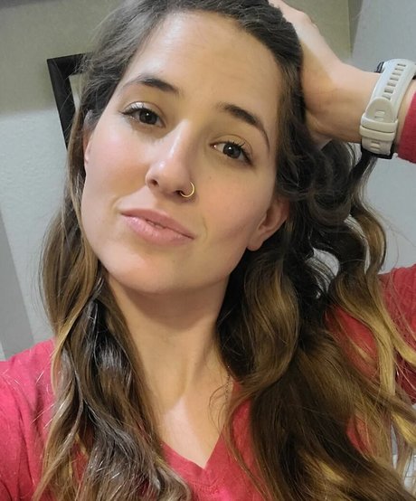 Lizzie All Day star nude image