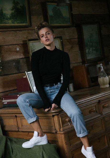 Karolina Pisarek model naked galleries