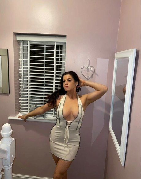 Emily Monks best model photo