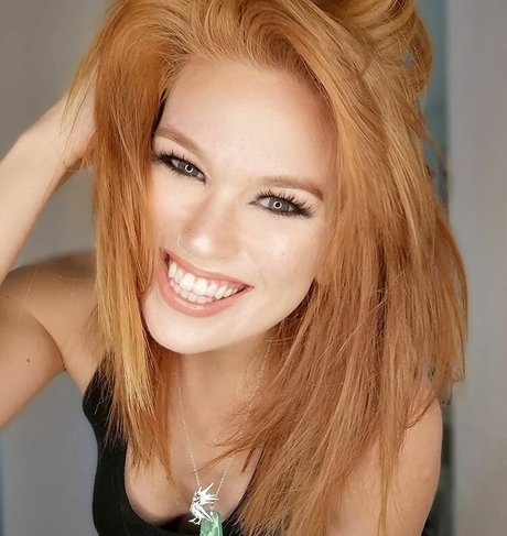 Hollie Bennett top pornstar img