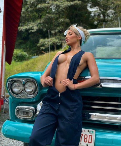 AlinaVolkov art actress gallery