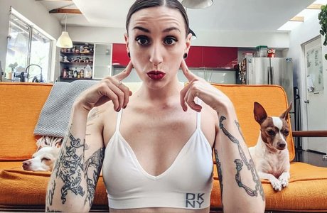 Jessica Conditt model pictures