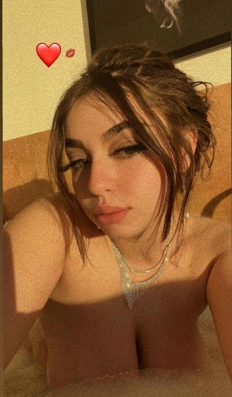 Lizzie Foxie star erotic galleries