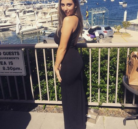 Wears ren xxx model archive