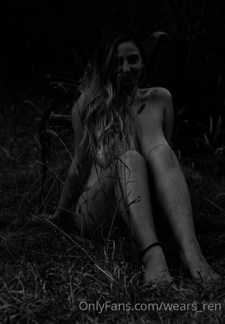 Wears ren nudes actress photo