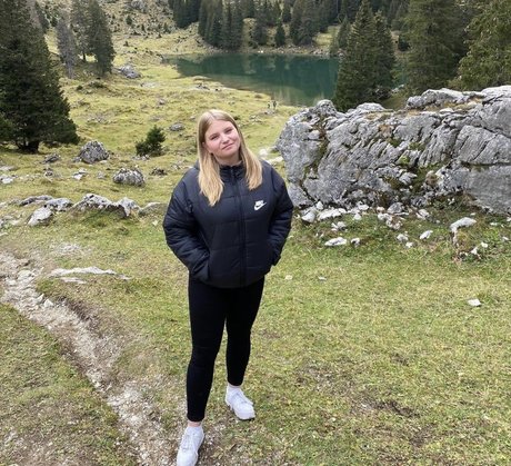 Aline Zwahlen pornographic model photo