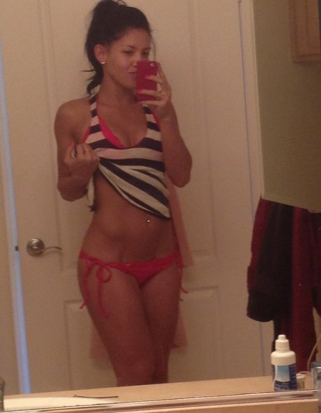 Wailana Geisen model sexy gallery