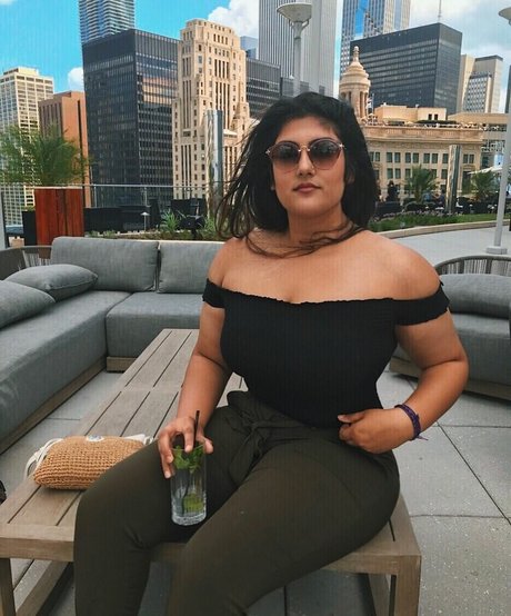 Sanjana model art images