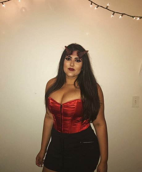 Sanjana model nude photo