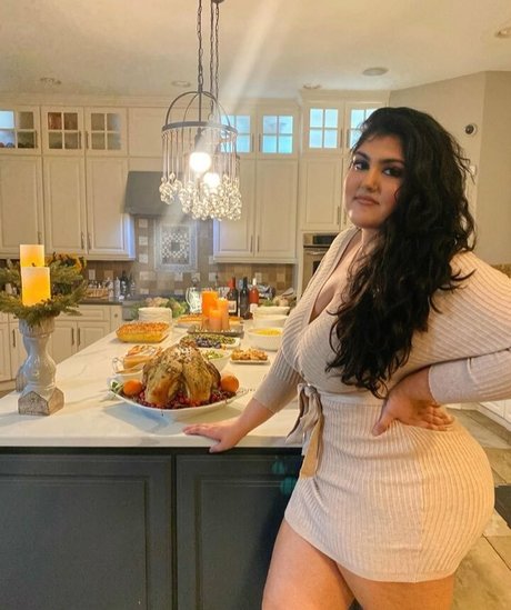 Sanjana star top picture