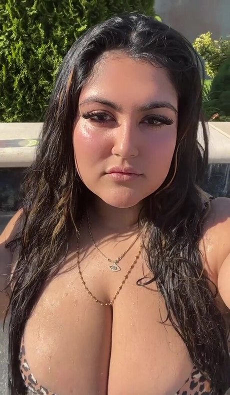 Sanjana model hot image