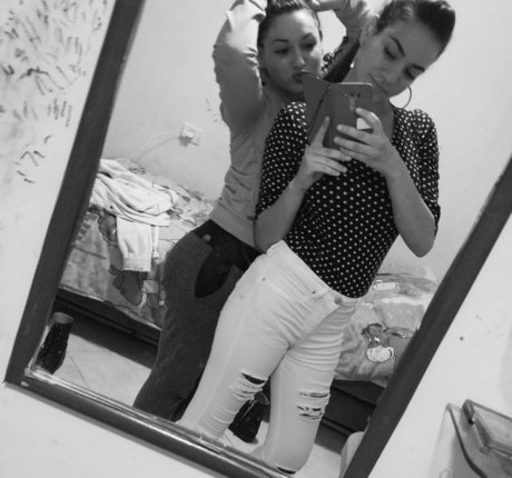 Sara Avni model sexy image