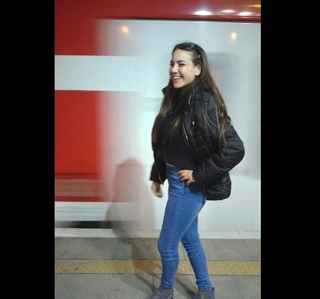 Sara Avni star nudes images