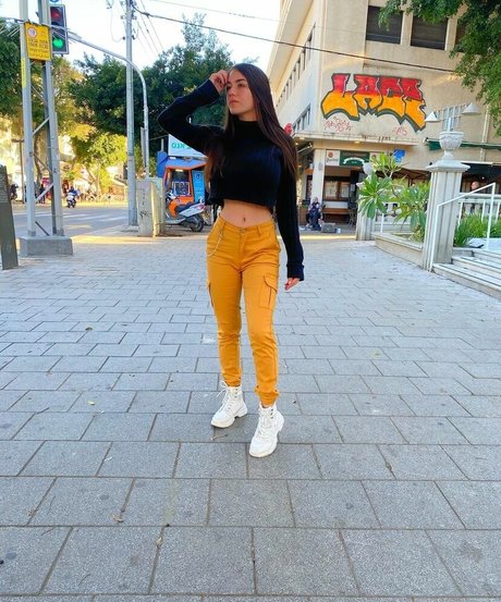 Sara Avni star porn images