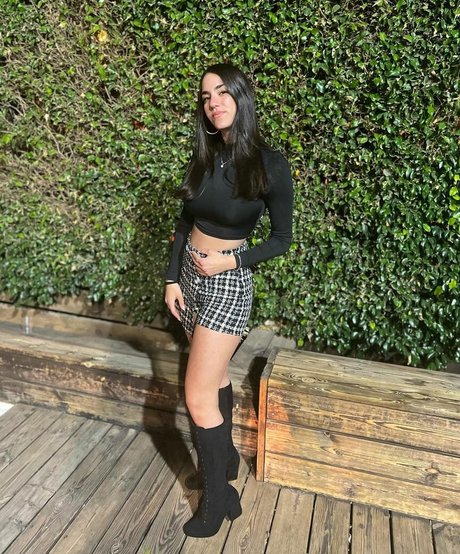 Sara Avni best model pic