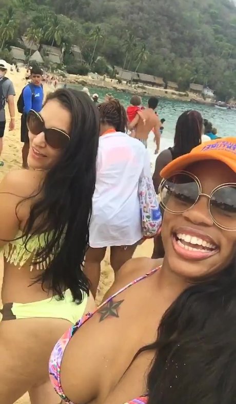 Dominique Chinn top model photos