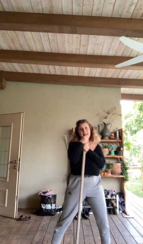 Ori Yaron sexy pornstar img