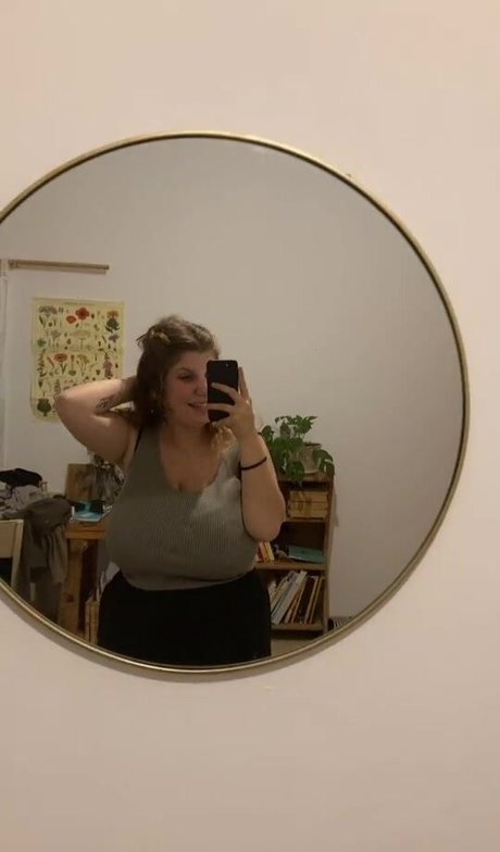 Ori Yaron model art picture