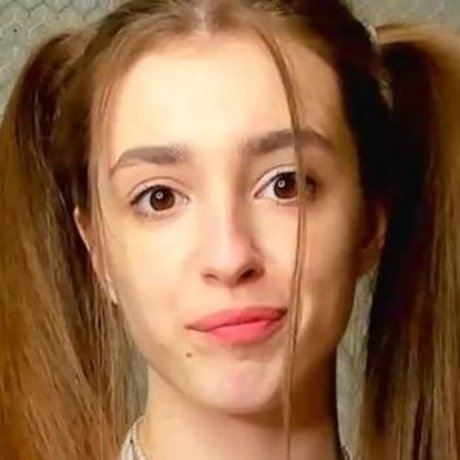 coy amina erotic star pictures