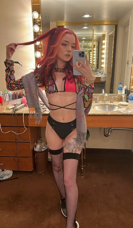 holoraevyn beautiful model photos