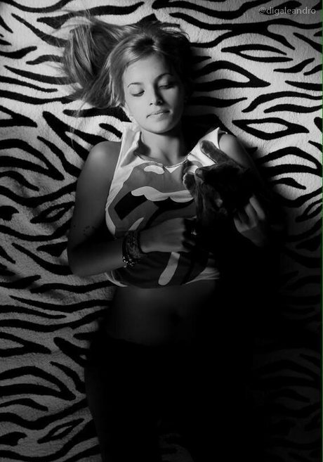 Kami Queiroz sex actress photos