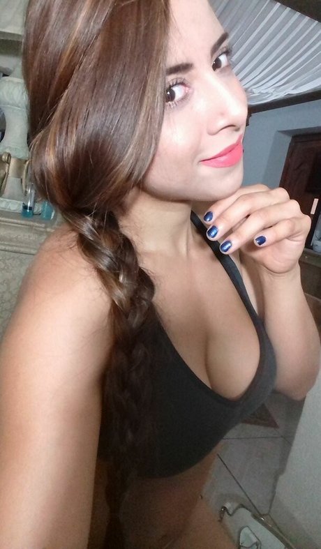 Elda De La Torre pretty model galleries