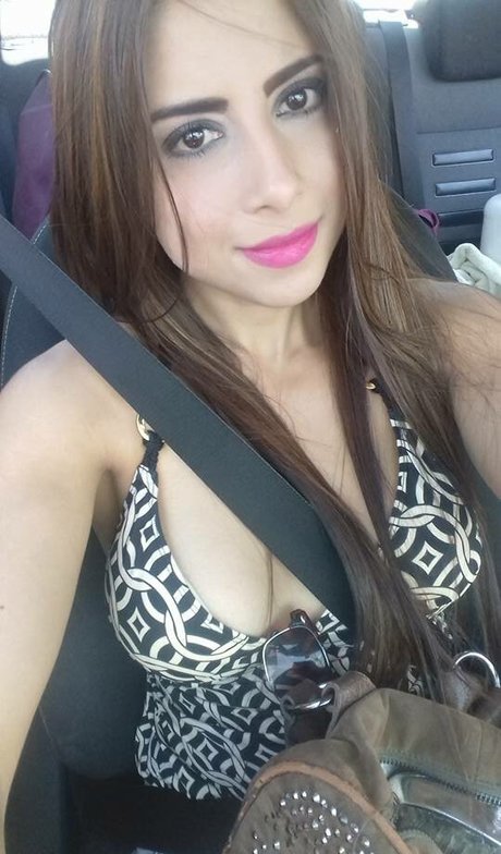 Elda De La Torre perfect star photo