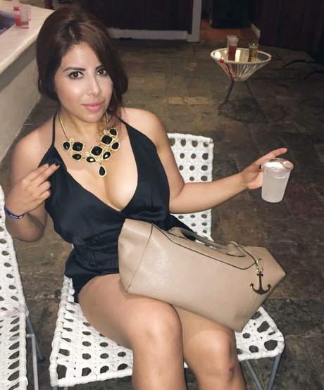 Elda De La Torre free model images