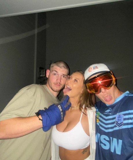 Alex Andrews free actress photos