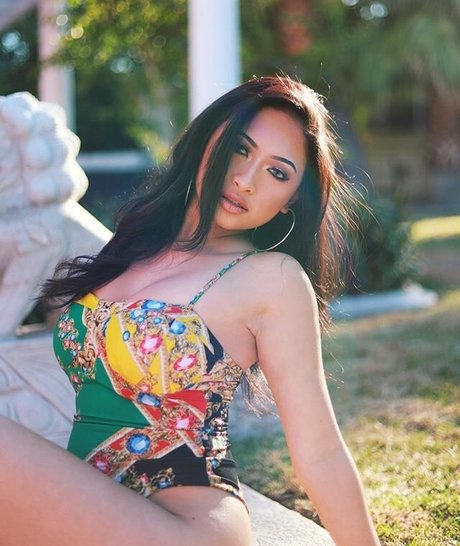 Yhessa model best photos