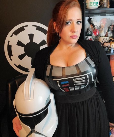 Rawrist pornstar nudes picture