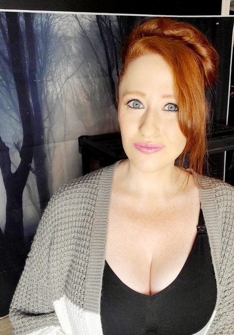 Rawrist nude model img