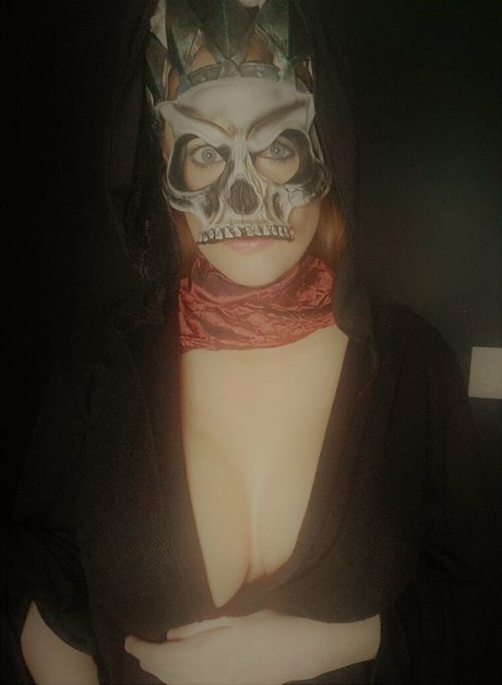 Rawrist beautiful actress img